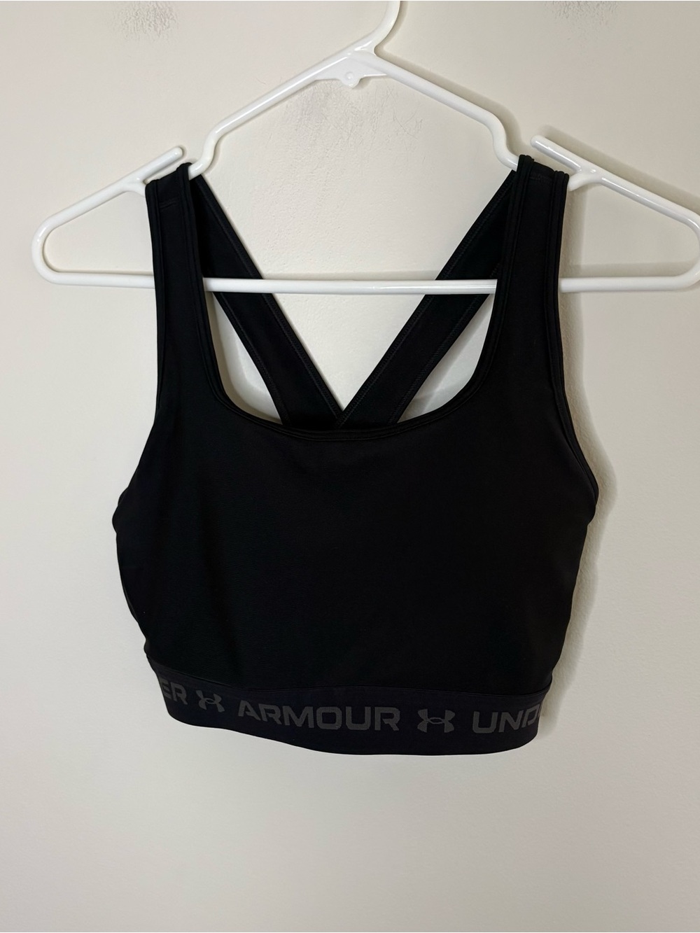 Under Armour Black Padded Sports Bra - Supportive Cross-Back large